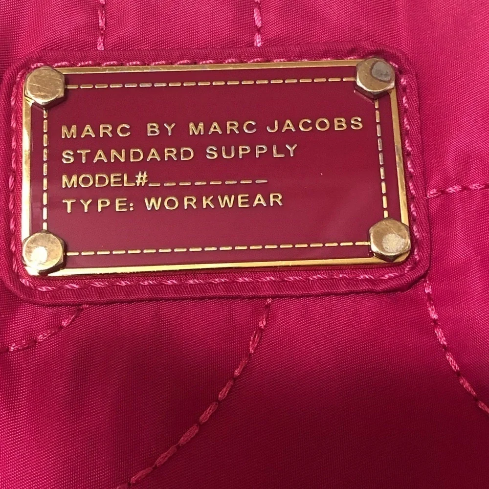 Marc Jacobs tablets or laptop case